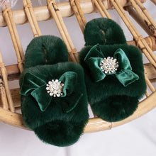 Load image into Gallery viewer, Pretty You London Anya Slippers In Green
