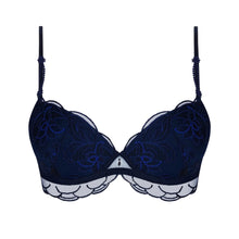 Load image into Gallery viewer, Lise Charmel Eclat Couture Moulded Bra In Midnight
